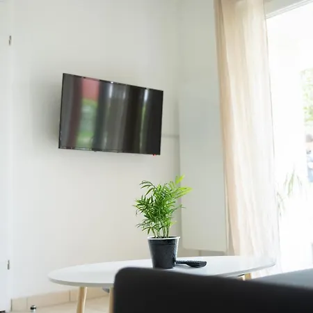 Apartamento De Florigny Avec Parking Souterrain Et Terrasse *